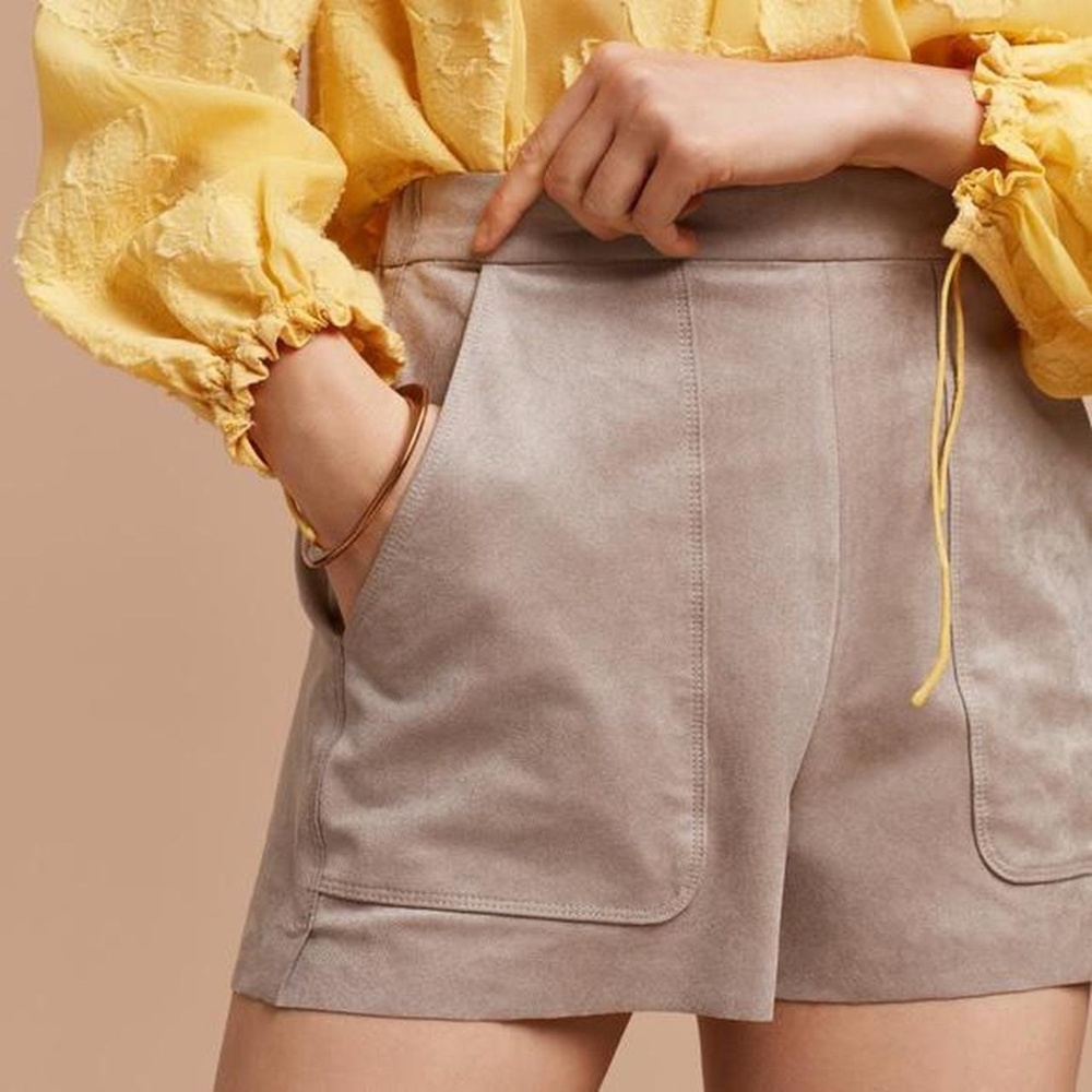 Wilfred Vegan Suede High-Waisted Shorts – Tobacco (XS)